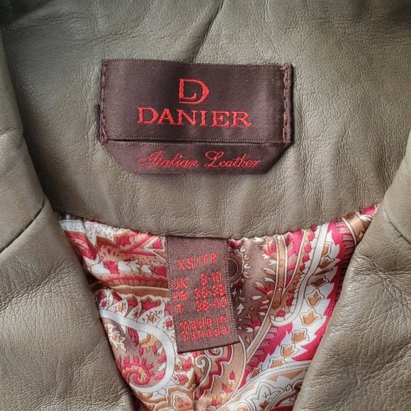 Danier Genuine Leather Jacket - Picture 7 of 8